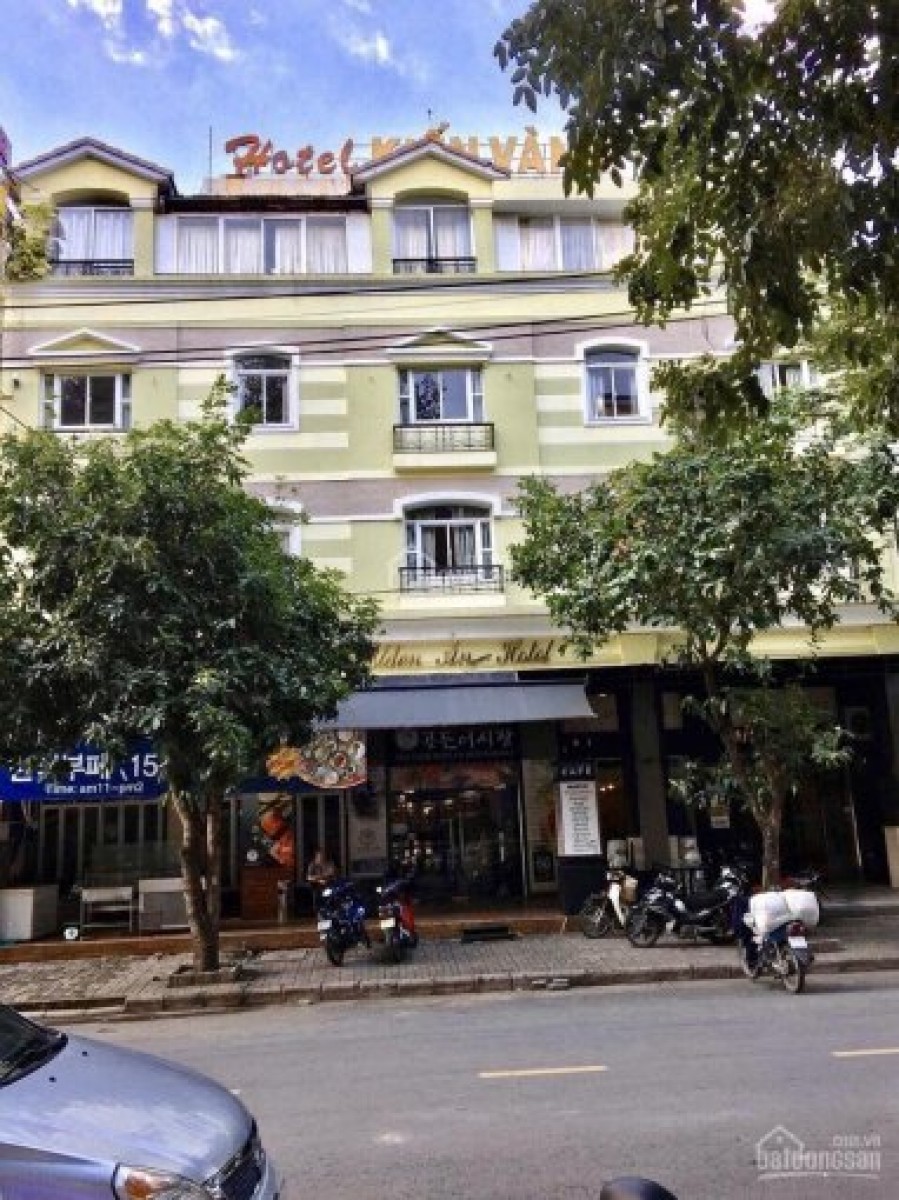 Bán khách sạn và căn hộ dịch vụ gần đường Phạm Văn Nghị, căn góc đường lớn Hưng Gia 5, Phú Mỹ Hưng, Quận 7.