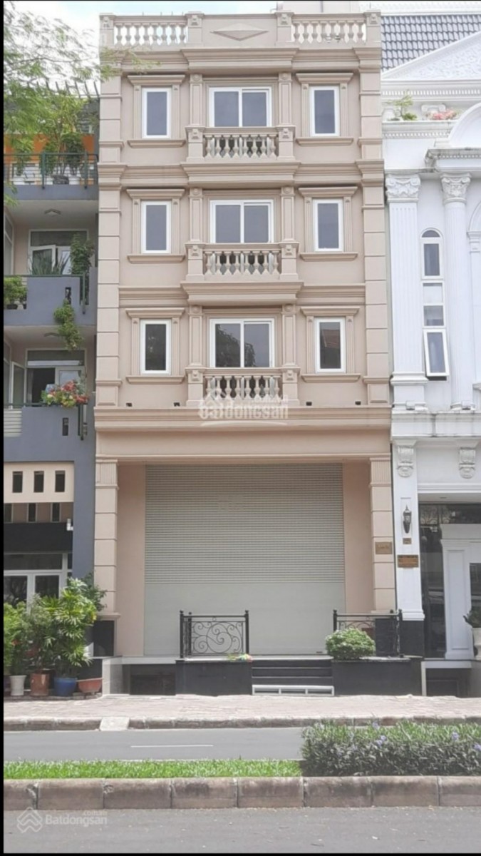 Bán Nhà phố Hà Huy Tập có thang máy, trung tâm Phú Mỹ Hưng, đường đôi 40m, vị trí đắc địa.