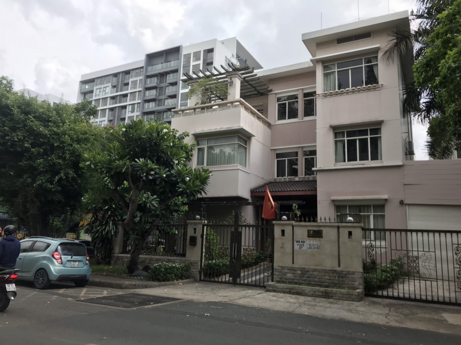 Villa Phu My Hung For Rent in Pham Thai Buong street, 7 Dist opposite Pho Dinh shophouse.