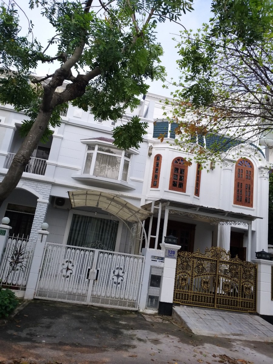 Kẹt tiền bán gấp biệt thự Hưng Thái Phú Mỹ Hưng, Q7. dt: 7x18m, giá tốt nhất thị trường, giá 30 tỷ. LH: 0917857039