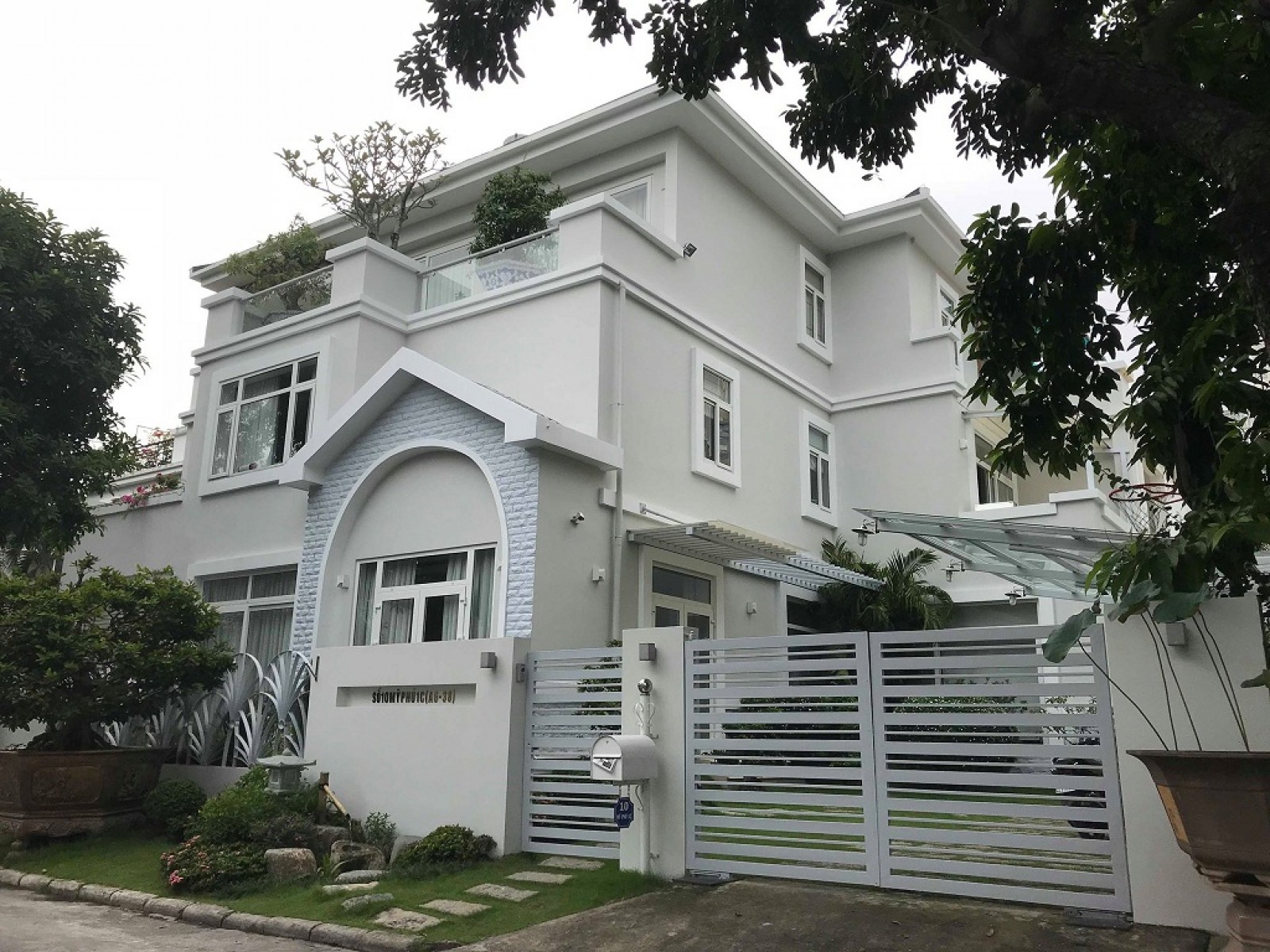 Villa for rent in My Phu 2, interior attached to the wall, Phu My Hung, District 7 - 623