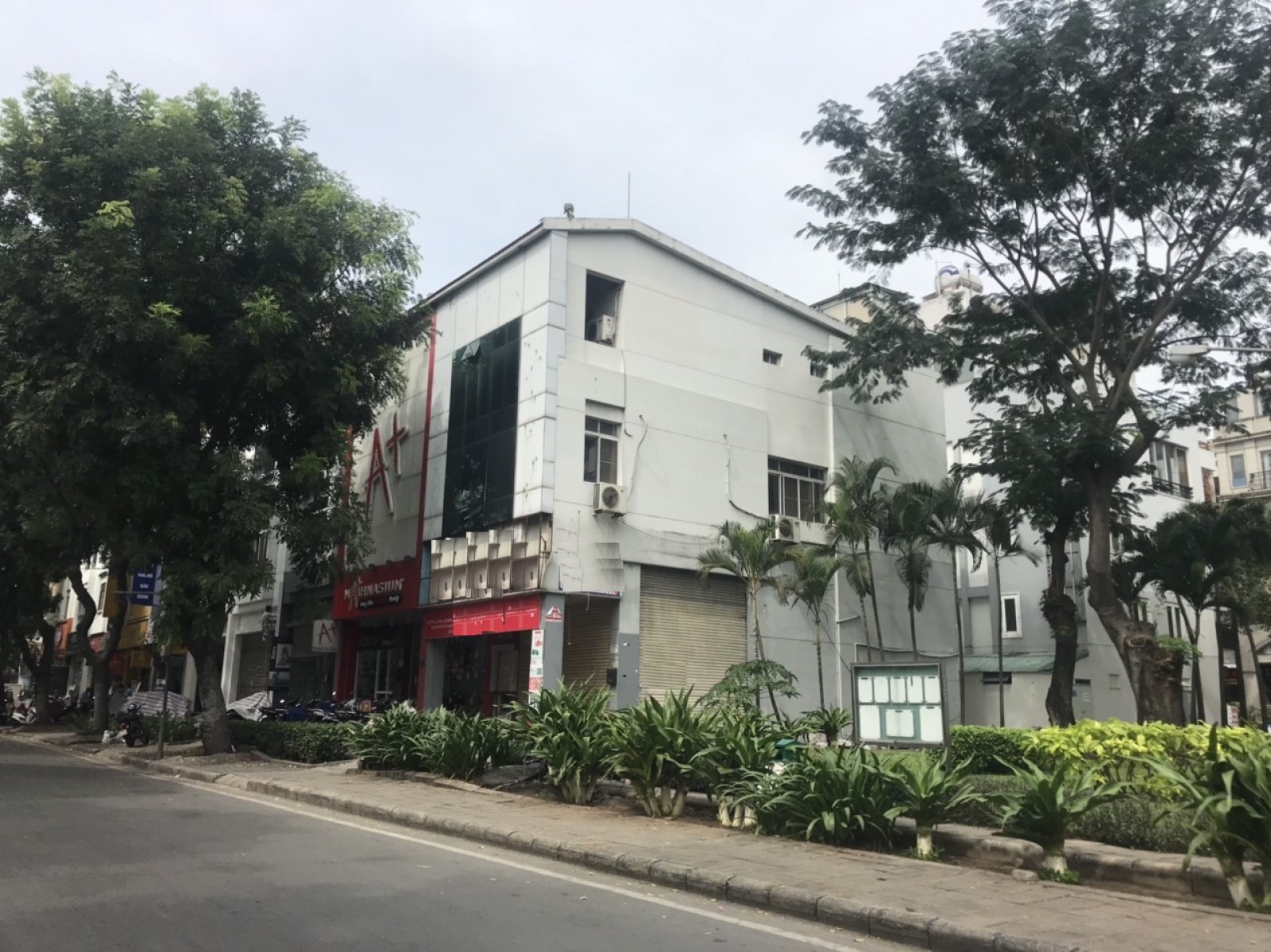 Townhouse for rent in My Toan 3, right in front of Nguyen Van Linh street, District 7 - 728