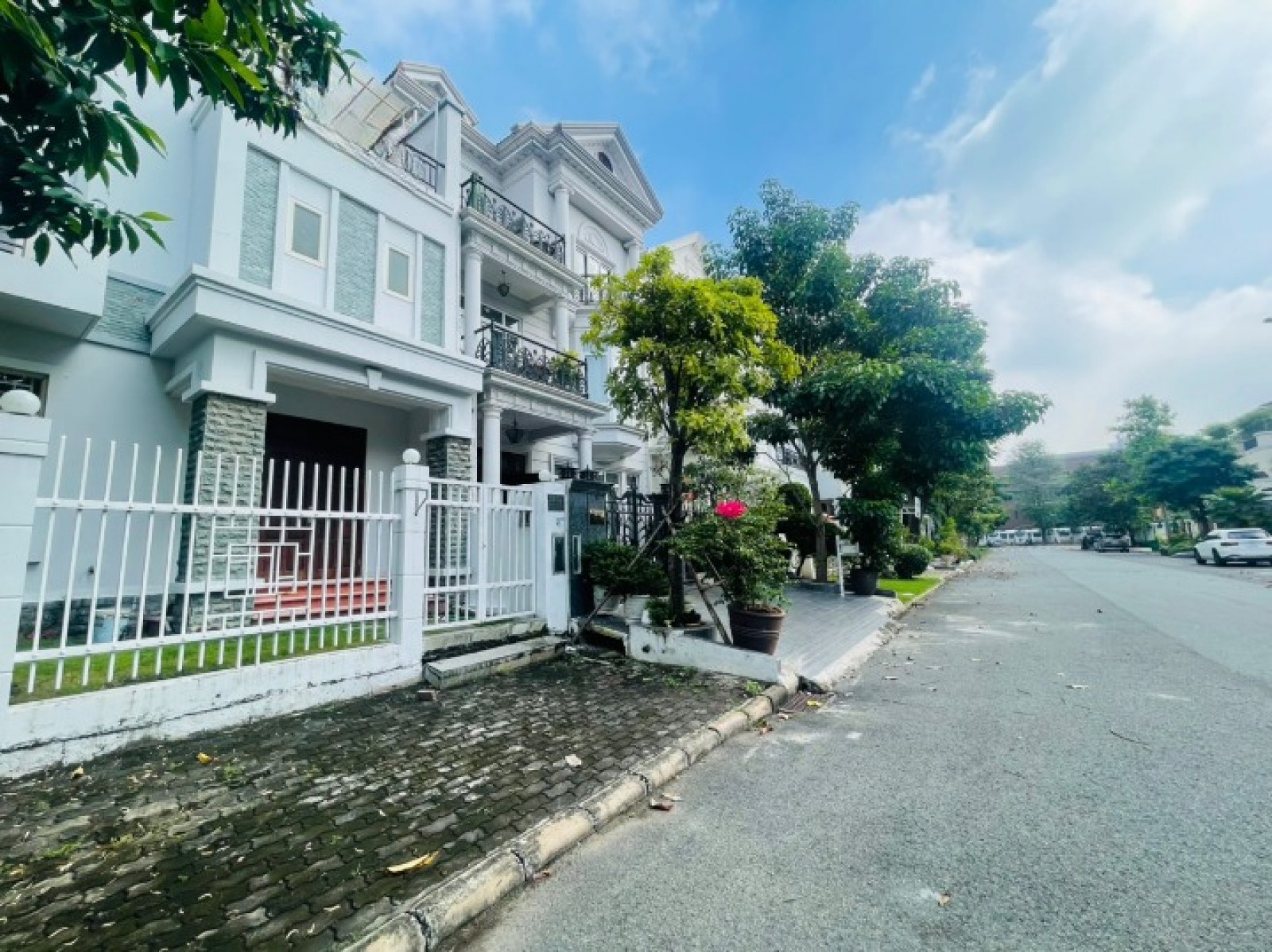 Cho thuê biệt thự NamThông nhà đẹp, giá rẻ nhất tại Phú Mỹ Hưng, quận 7 - 9446