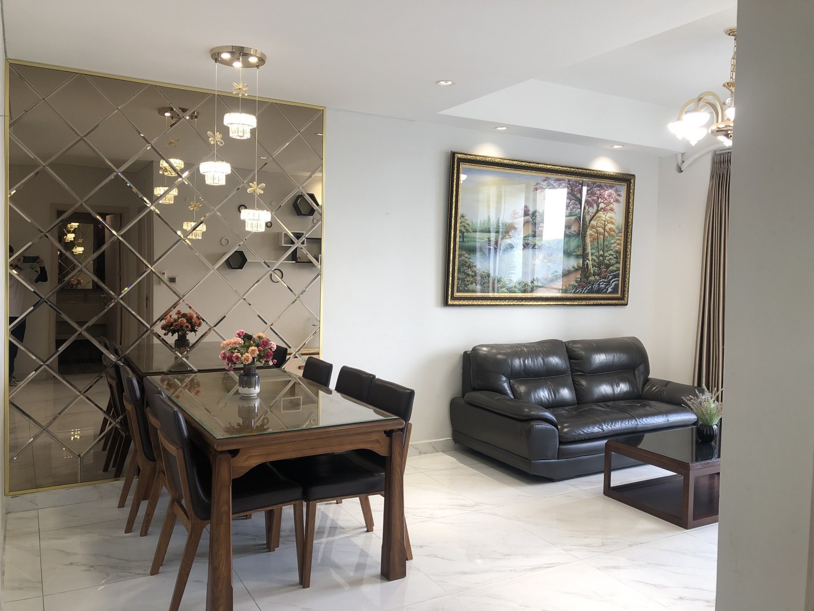 Cho thuê Green Valley - 89m2, 2 pn 2 wc - Full nội thất - Có ôxe - 900usd