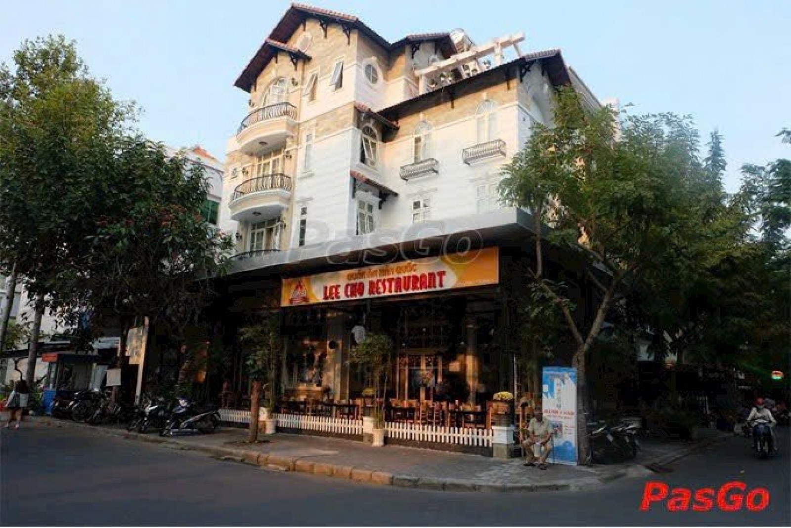 Cho thuê nhà phố Hưng Phước 600m2 góc đường Phạm Văn Nghị vị trí đẹp