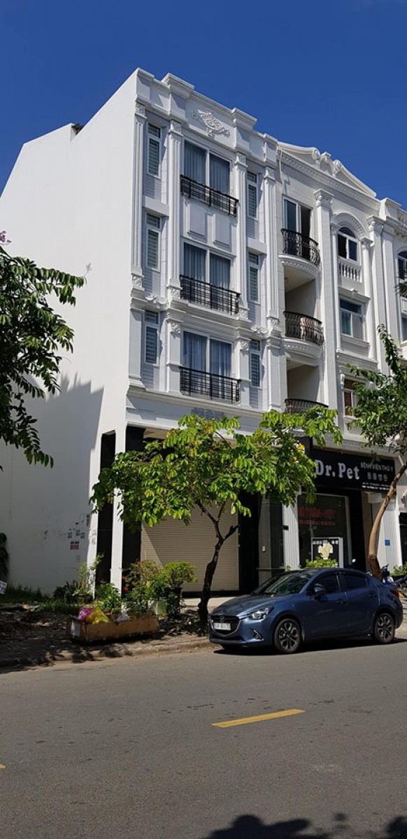 Khách sạn Hưng Phước, Phú Mỹ Hưng, Q7, có 12 phòng, giá bán 35 tỷ (sổ hồng). LH: 0946972730